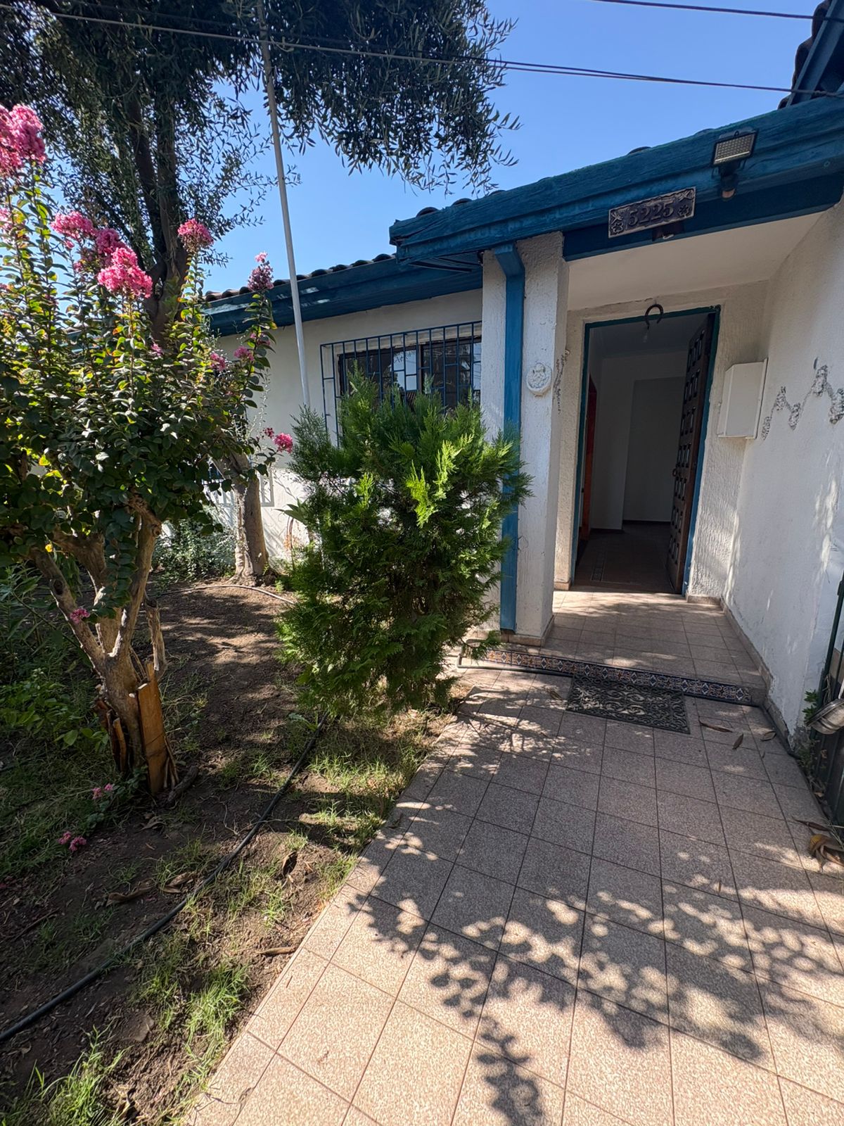 Casa con Piscina y Patios en Ñuñoa – Acceso Independiente