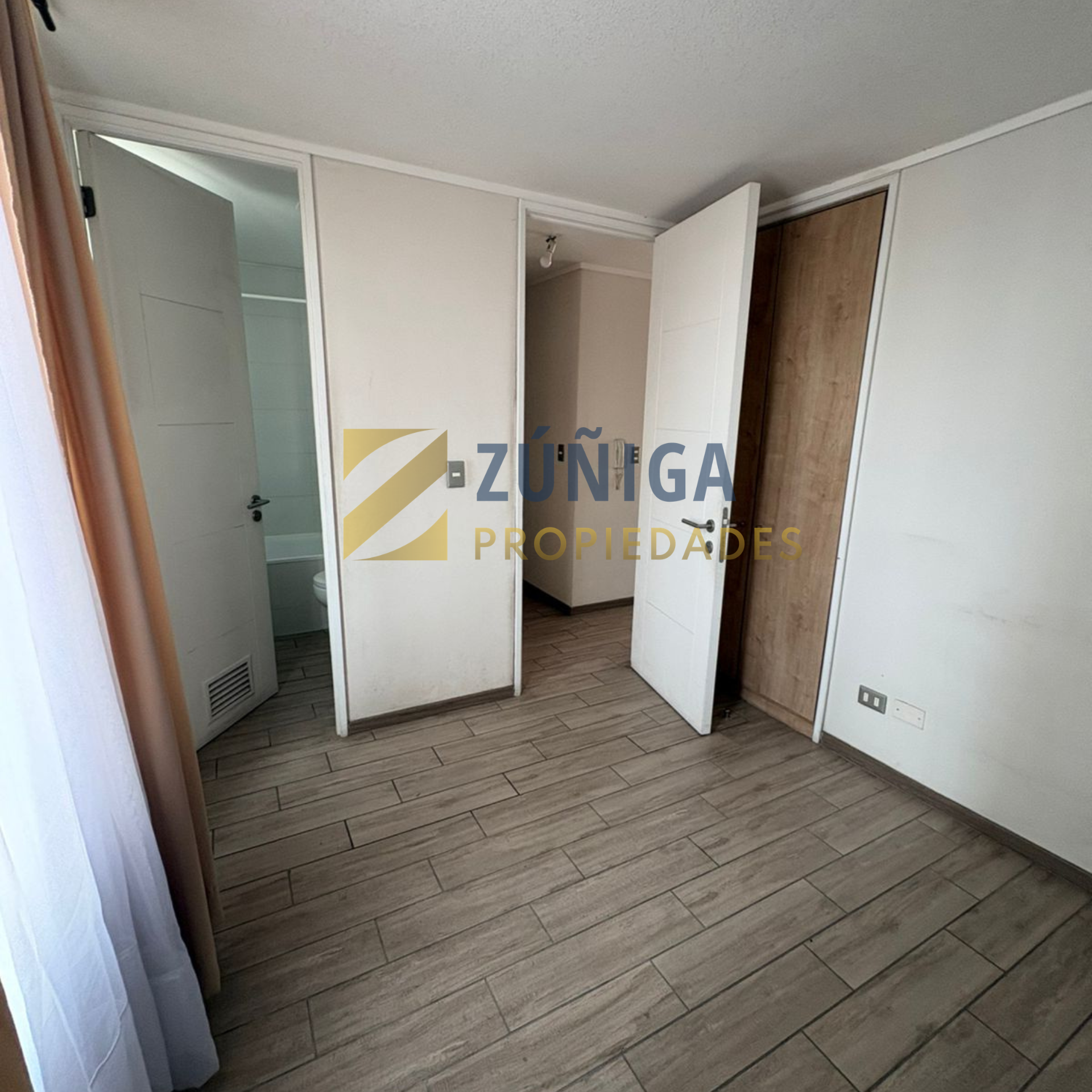 Moderno y luminoso departamento 2D/2B Los Héroes – Santiago Centro - 11