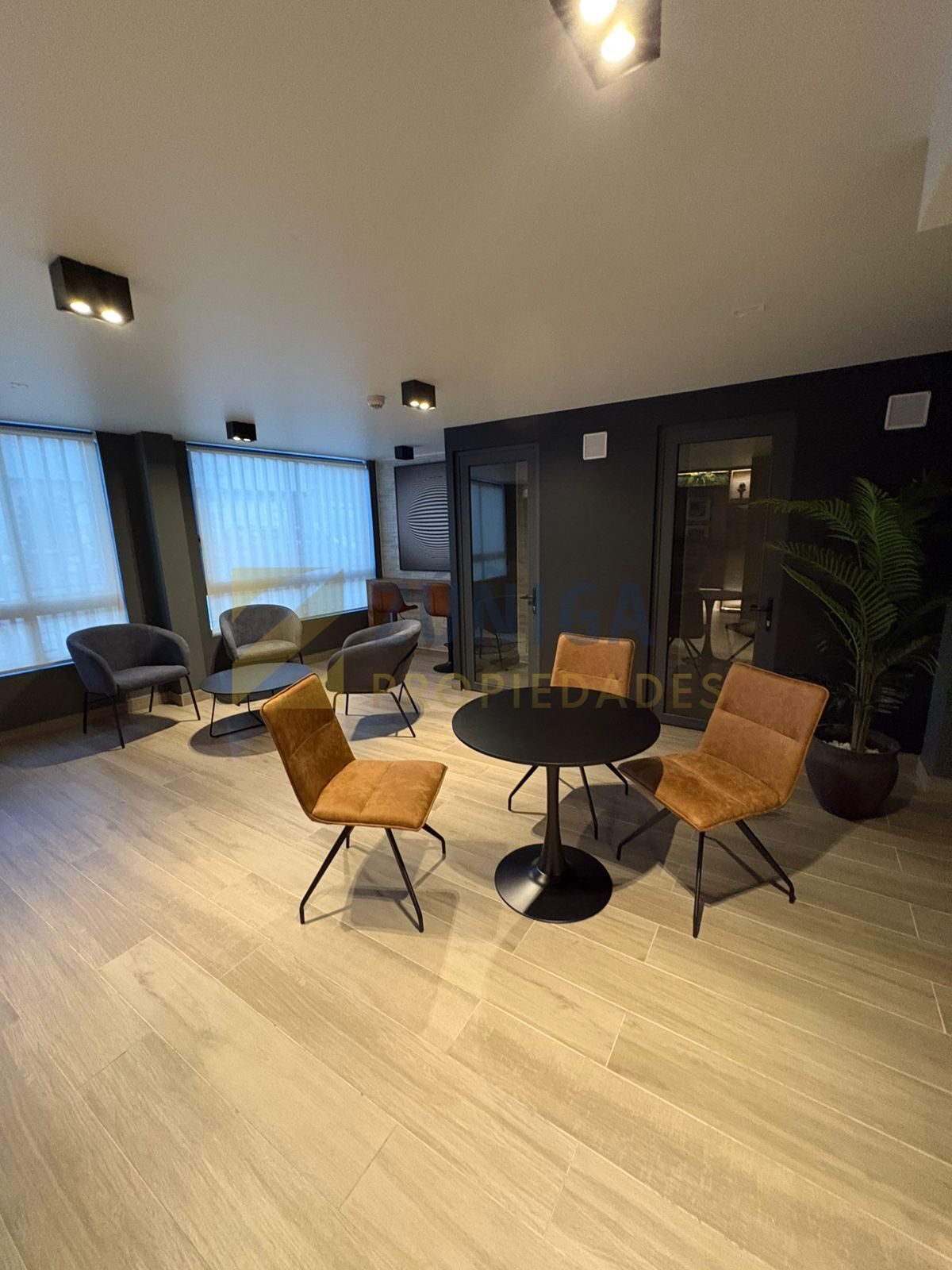 Arriendo Metro Bustamante - 51